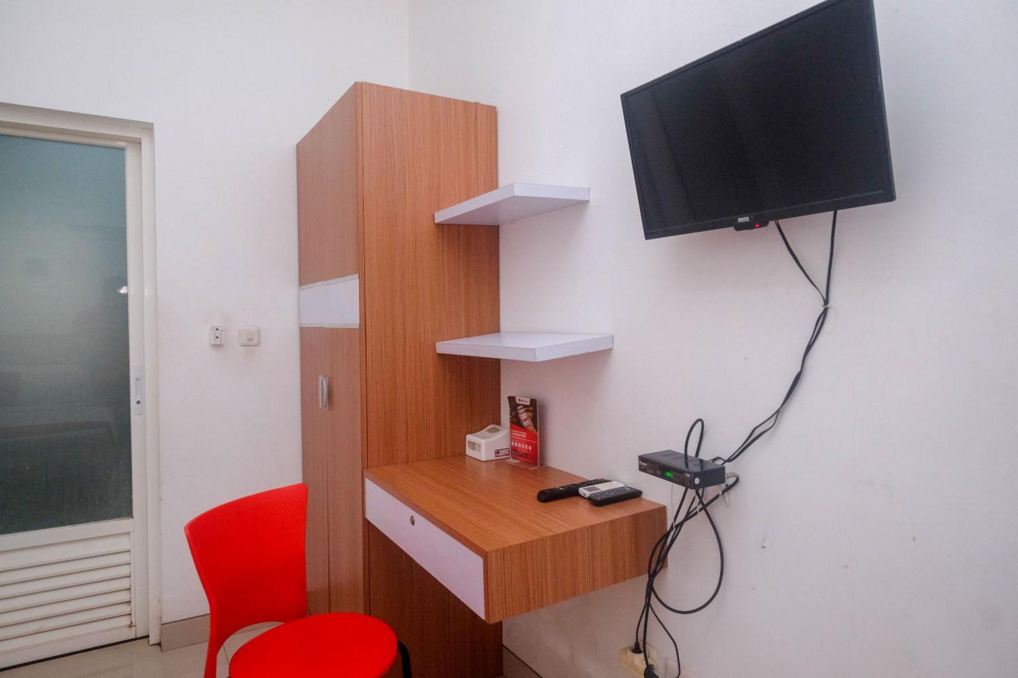 Reddoorz Syariah Near Simpang Lima Semarang Hotel Jomblang Exterior photo